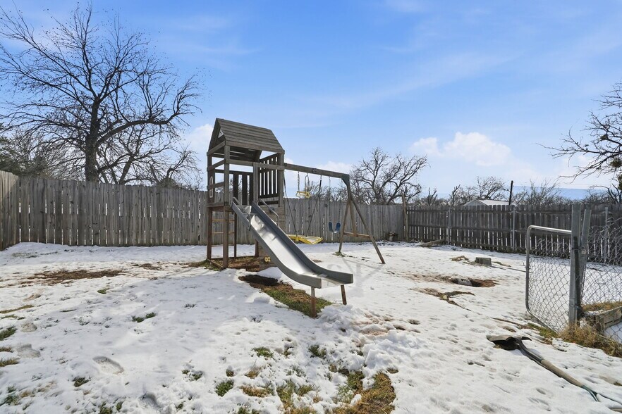 More Photos Of 1901 Cedar Crest Dr, Abilene Multifamily For Sale