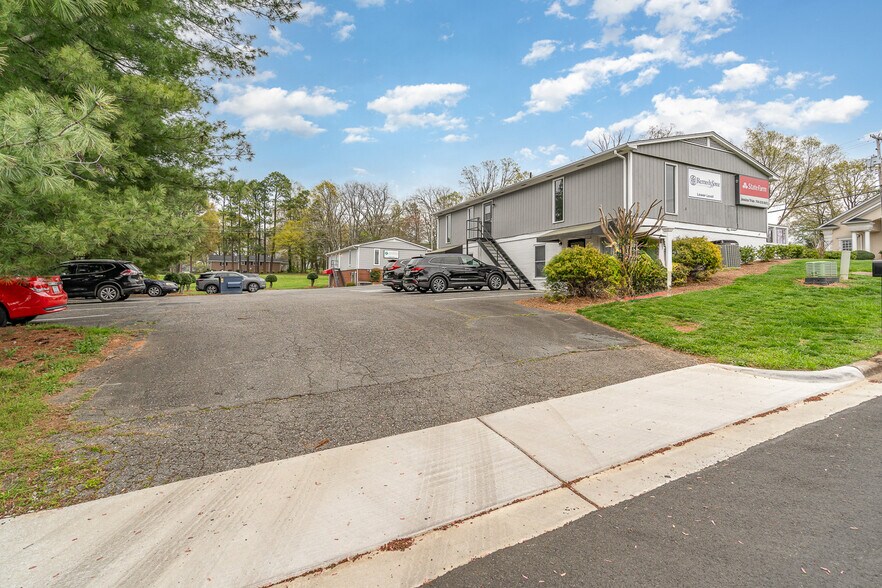 More Photos Of 1752 Country Club Rd, Gastonia Office Residential For Sale