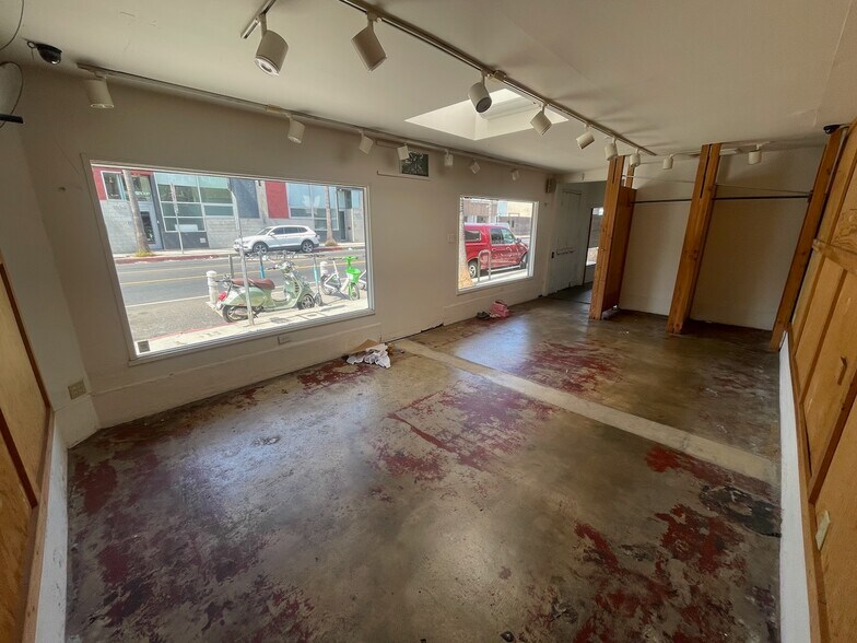 More Photos Of 1321-1325 Abbot Kinney Blvd, Venice Freestanding For Sale