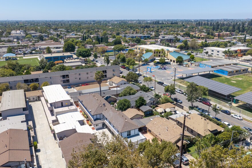 More Photos Of 810 S Flower St, Santa Ana Apartments For Sale