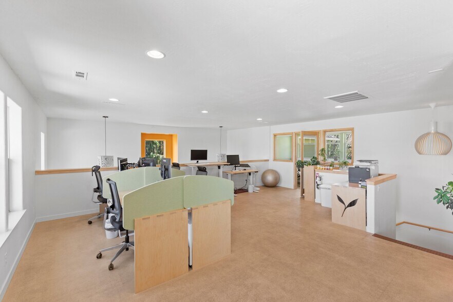 More Photos Of 621-629 A St, Ashland Storefront Retail Residential For Sale