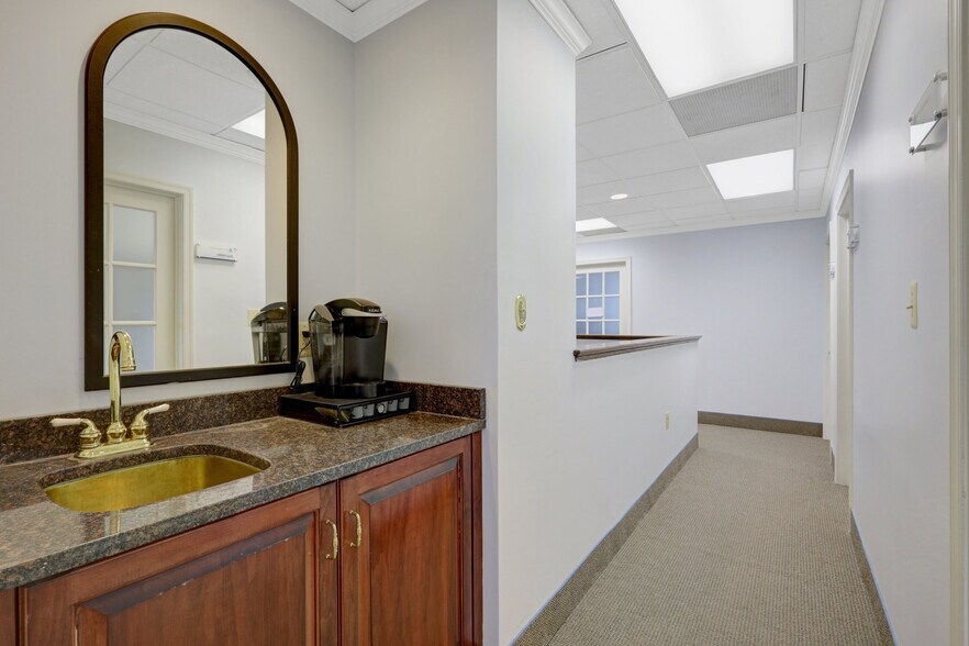 More Photos Of 10474 Armstrong St, Fairfax Medical For Sale