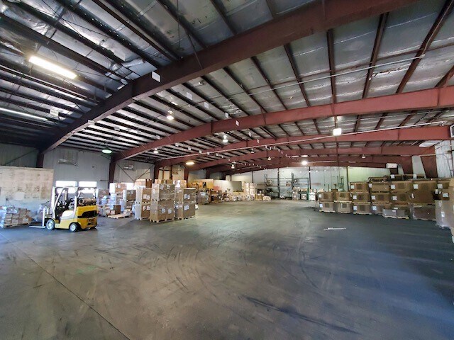 More Photos Of 625 Menomonee St, Theresa Warehouse For Lease