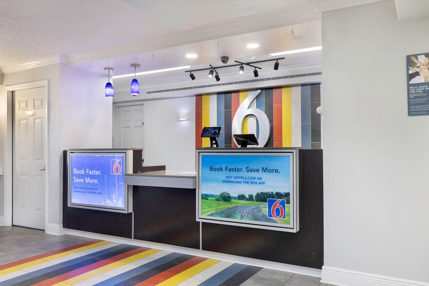 More Photos Of 220 I-10, Beaumont Hotel For Sale