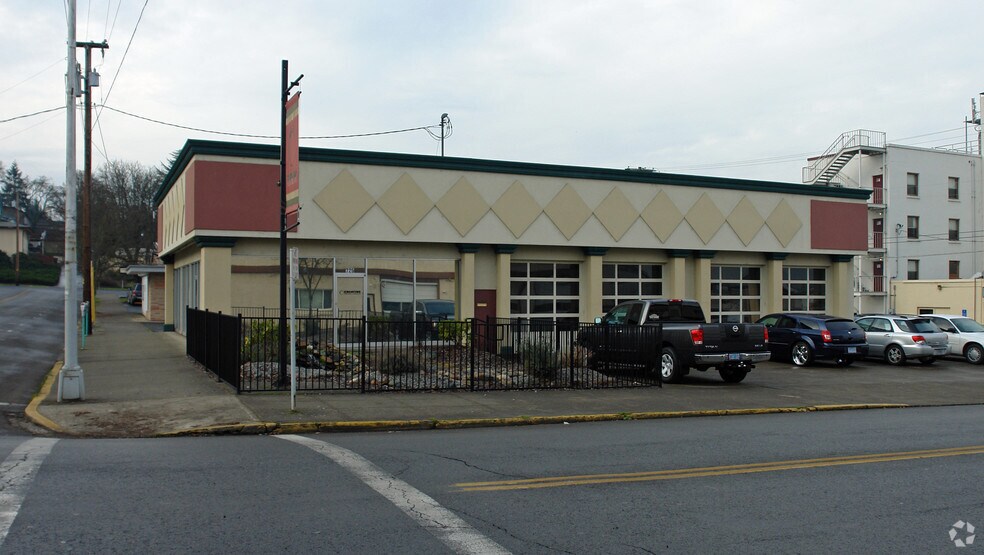 Primary Photo Of 725 SE Lane Ave, Roseburg Office For Sale
