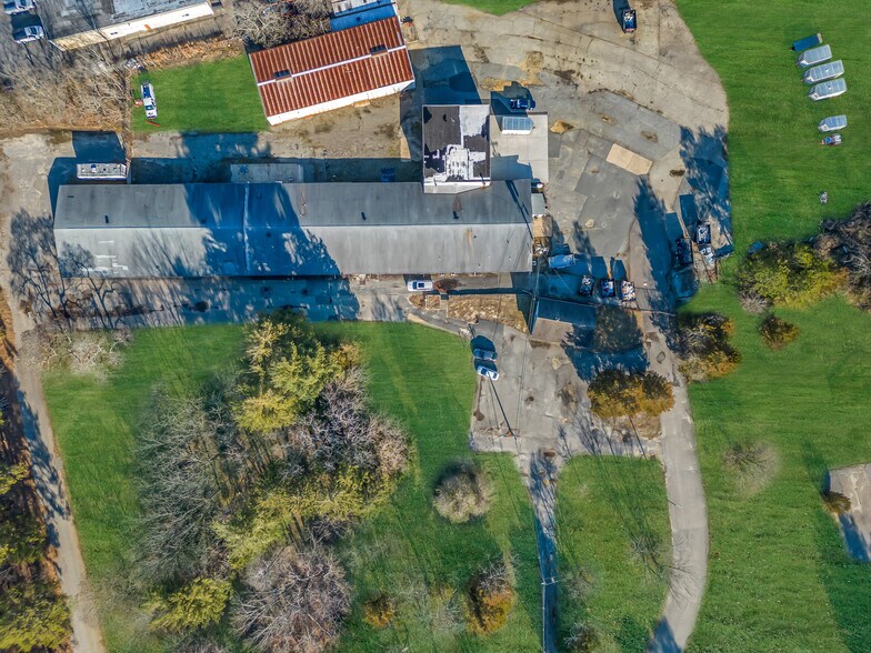 More Photos Of 55 Schoolhouse Rd, Whiting Warehouse For Lease