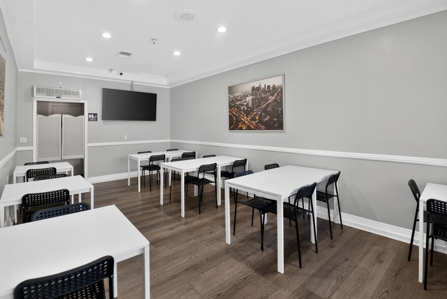 More Photos Of 2141 S Harbor Blvd, Anaheim Hotel For Sale