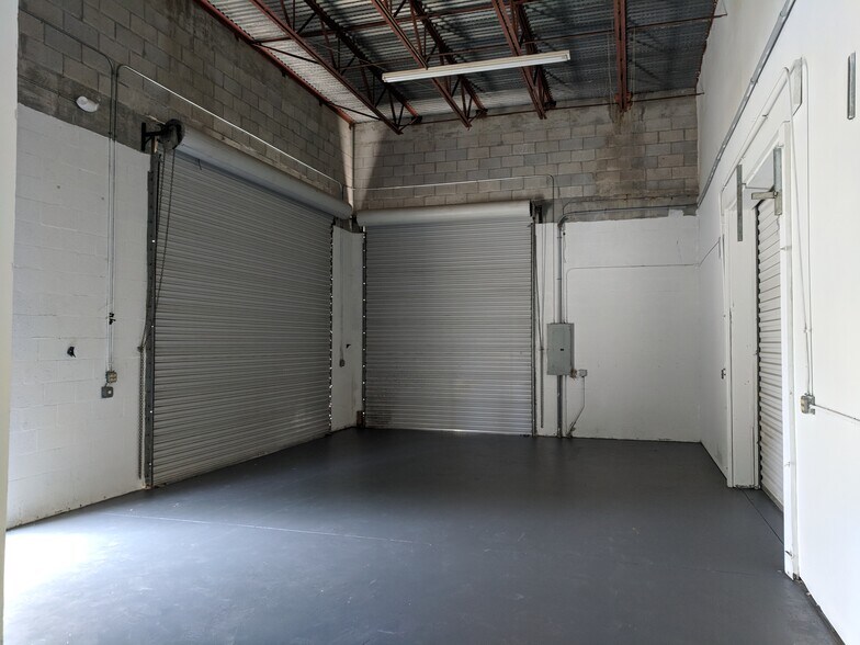 More Photos Of 3081 SE Dominica Ter, Stuart Manufacturing For Lease