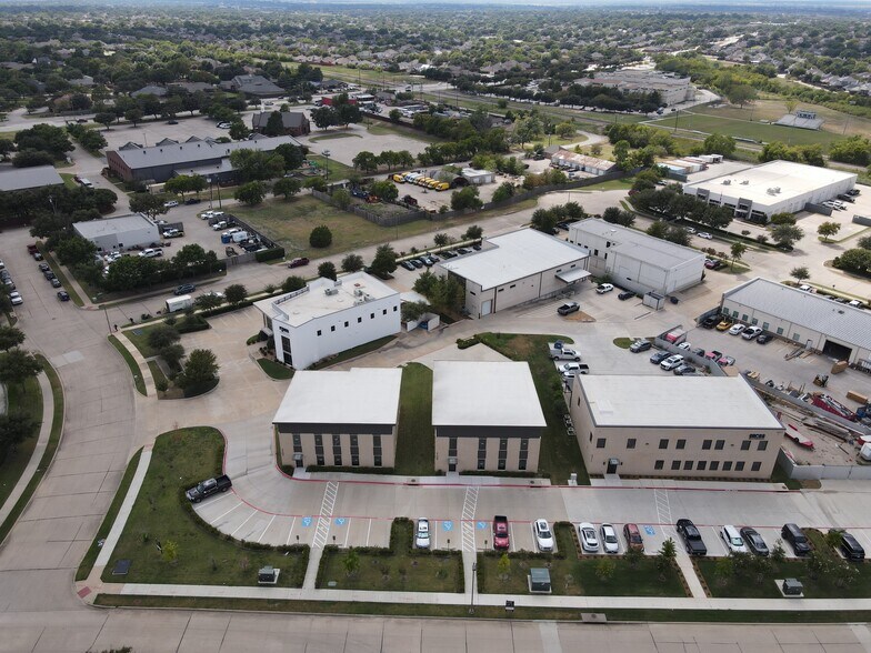 More Photos Of 4305 Marsh Ridge Rd, Carrollton Showroom For Sale