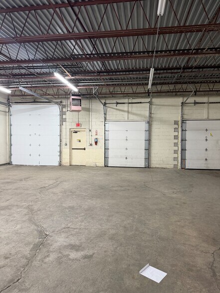 More Photos Of 375 N French Rd, Amherst Light Manufacturing For Lease