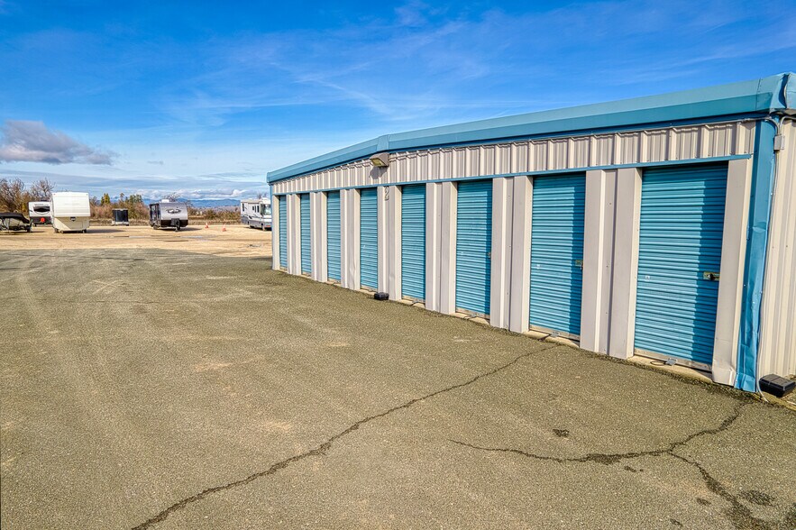 More Photos Of 2570 S Main St, Lakeport Self Storage For Sale