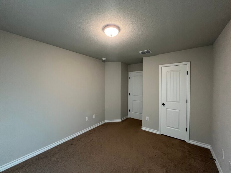 More Photos Of 6303 Luglio Ln, San Antonio Multifamily For Sale