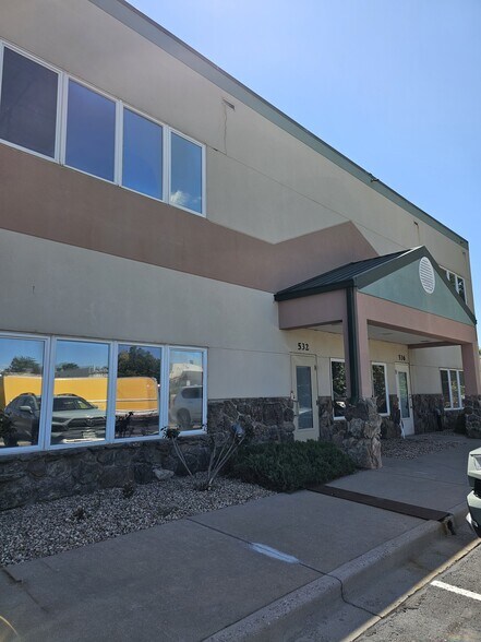 More Photos Of 500-536 W 67th St, Loveland Light Manufacturing For Lease