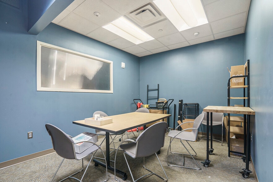 More Photos Of 166 S Kalamazoo Mall, Kalamazoo General Retail For Lease