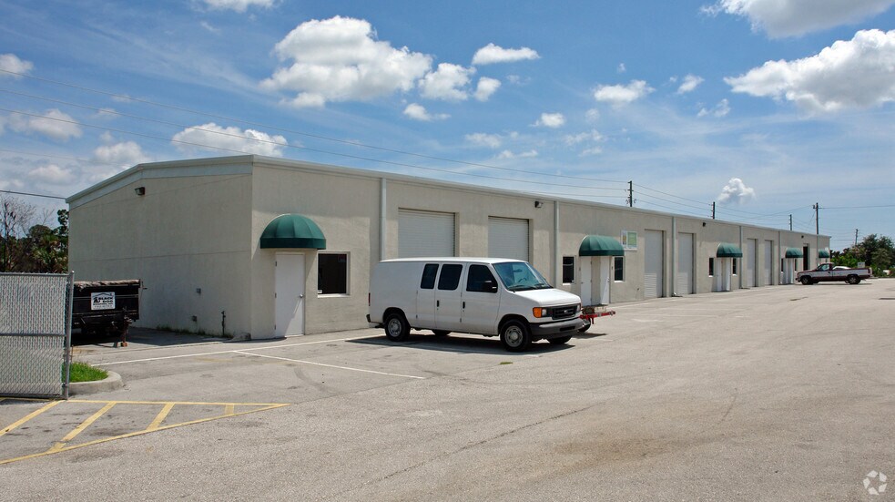 More Photos Of 3195 New York Ave, Melbourne Warehouse For Lease