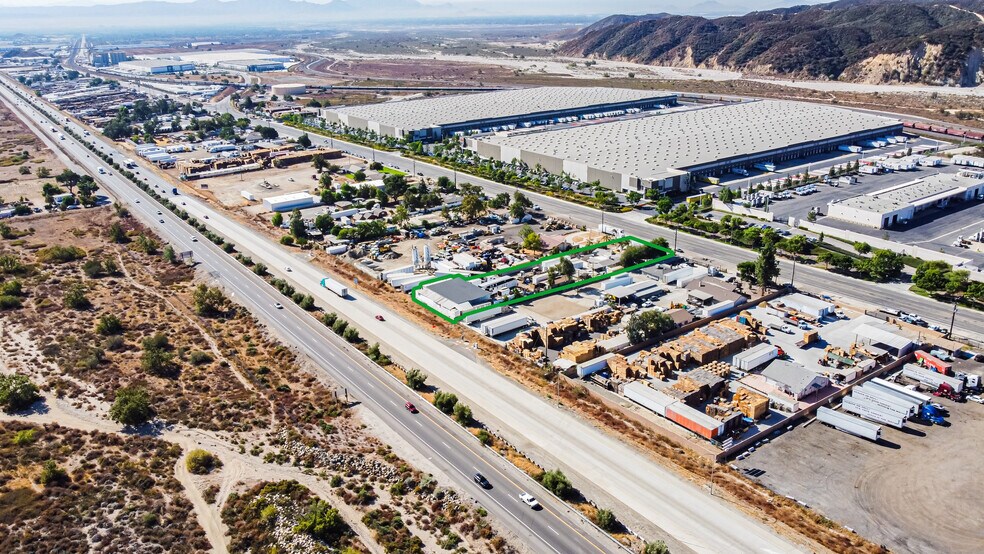 More Photos Of 18904 Cajon Blvd, San Bernardino Contractor Storage Yard For Sale
