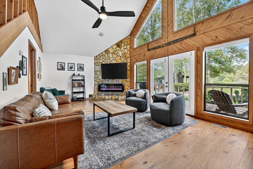 More Photos Of 77 Alpine Way, Blairsville Hotel For Sale