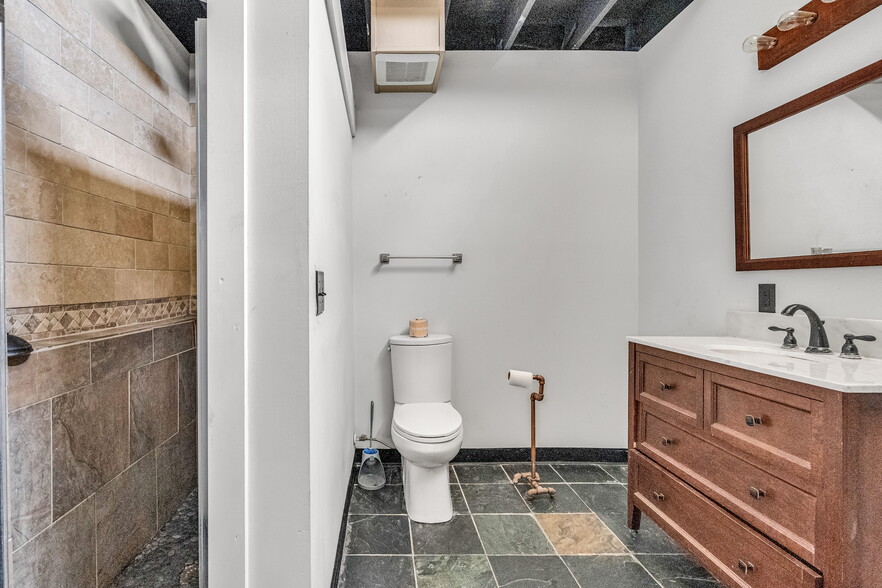 More Photos Of 1425 Walnut St, Jacksonville Freestanding For Sale