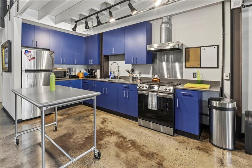 More Photos Of 887 W Marietta St NW, Atlanta Loft Creative Space For Sale