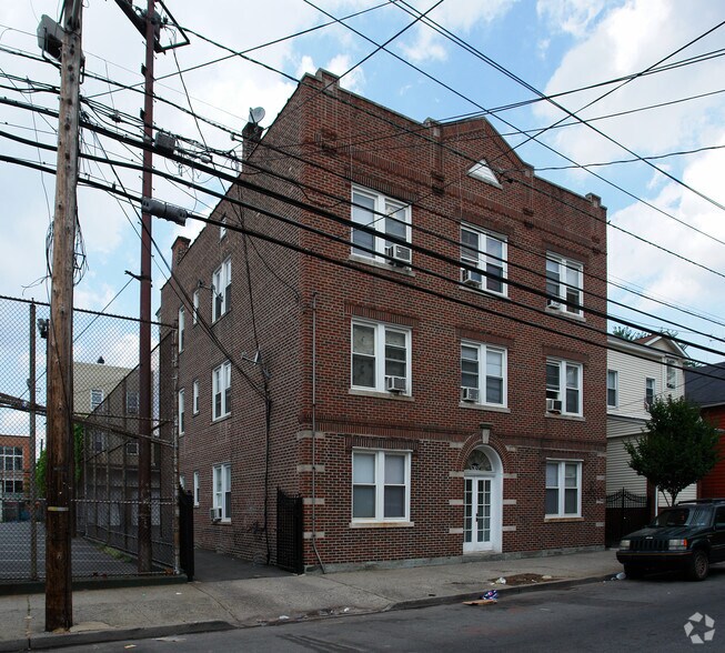 More Photos Of 630-632 N 6th St, Newark Apartments For Sale