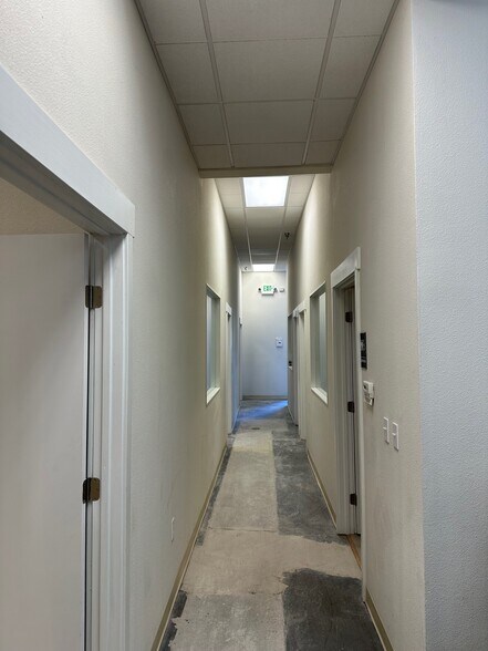 More Photos Of 1939 Monterey Rd, San Jose Showroom For Sale