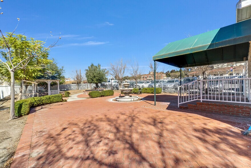 More Photos Of 41955 Main St, Temecula Freestanding For Sale