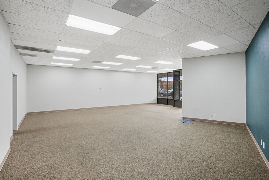 More Photos Of 919-935 NW Circle Blvd, Corvallis Storefront For Lease