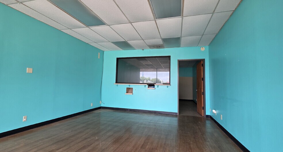 More Photos Of 1309 W Fairmont Pky, La Porte Unknown For Lease