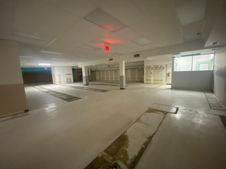 More Photos Of 115-119 Cedar St, Greater Sudbury General Retail For Sale