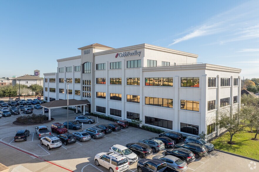 More Photos Of 1920 Country Place Pky, Pearland Medical For Lease