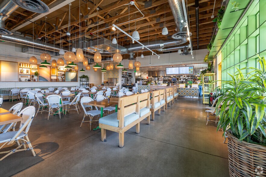 More Photos Of 2960 N Campbell Ave, Tucson Restaurant For Sale