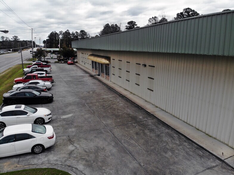 More Photos Of 3190 Highway 80 W, Bloomingdale Warehouse For Lease