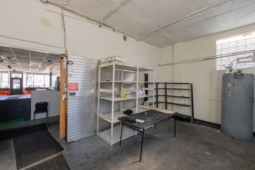 More Photos Of 2078-2080 S Taylor Rd, Cleveland Storefront For Sale