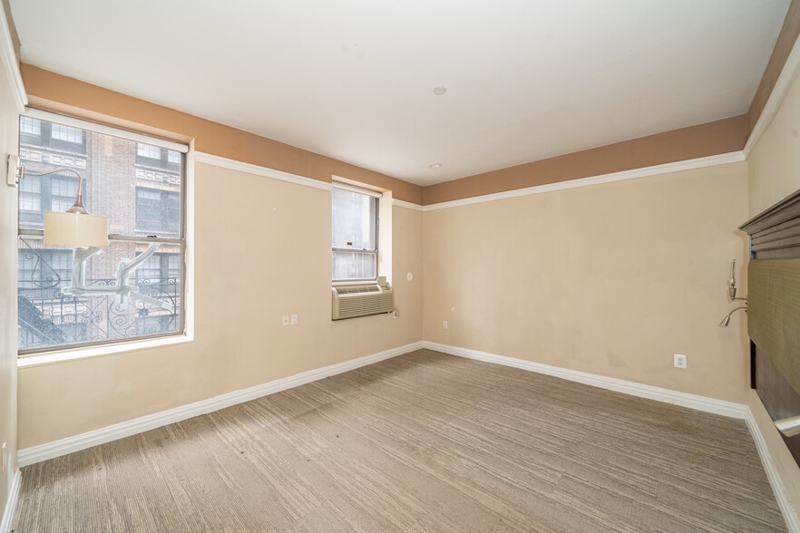 More Photos Of 129 W 46th St, New York Hotel For Sale