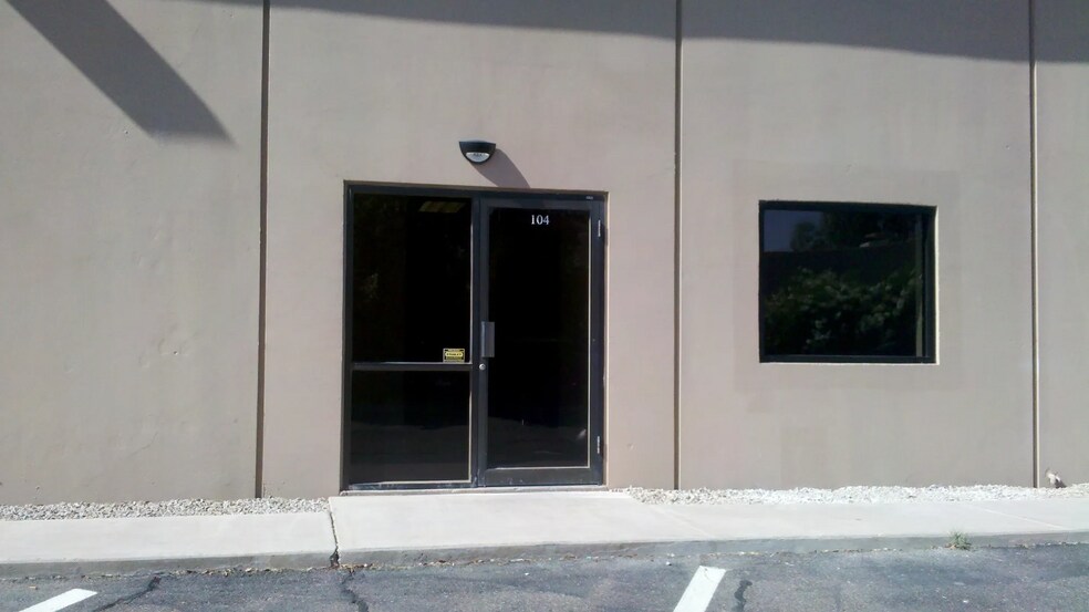 More Photos Of 329 S Rockford Dr, Tempe Warehouse For Lease