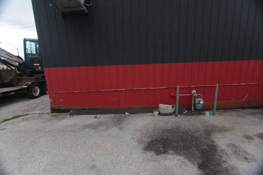 More Photos Of 4706 12th St, Rock Island Auto Dealership For Sale