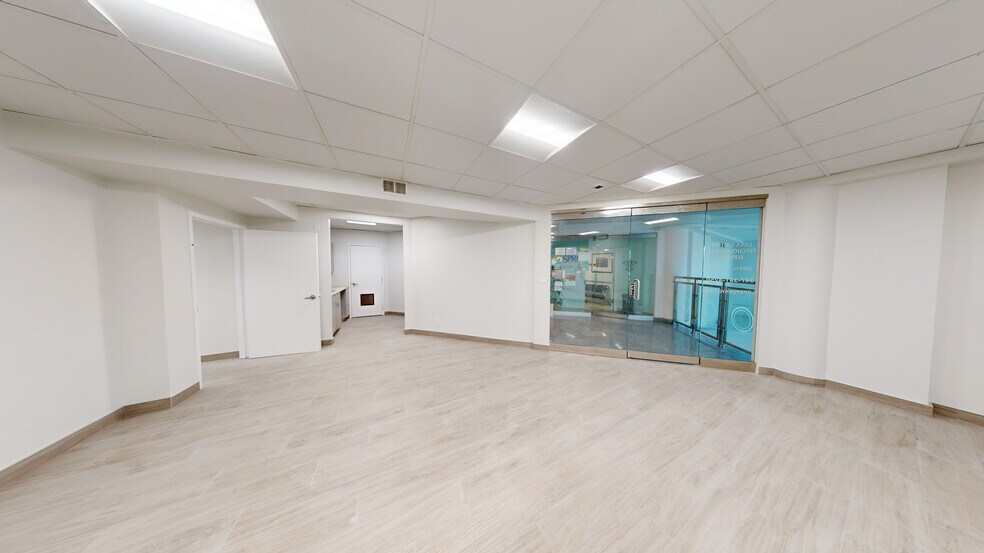 More Photos Of 3044 Coney Island Ave, Brooklyn Medical For Lease