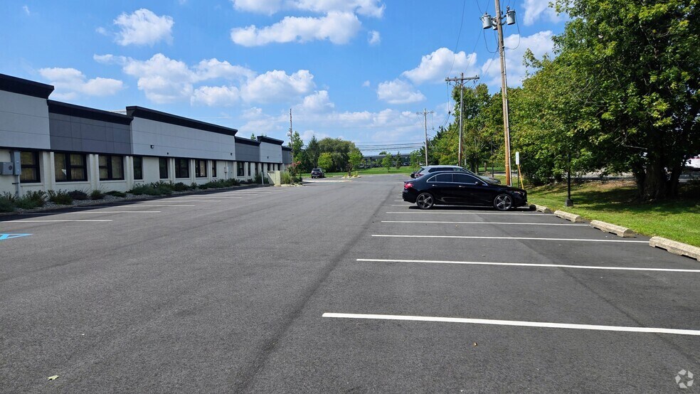 More Photos Of 900 W Main St, Freehold Medical For Lease