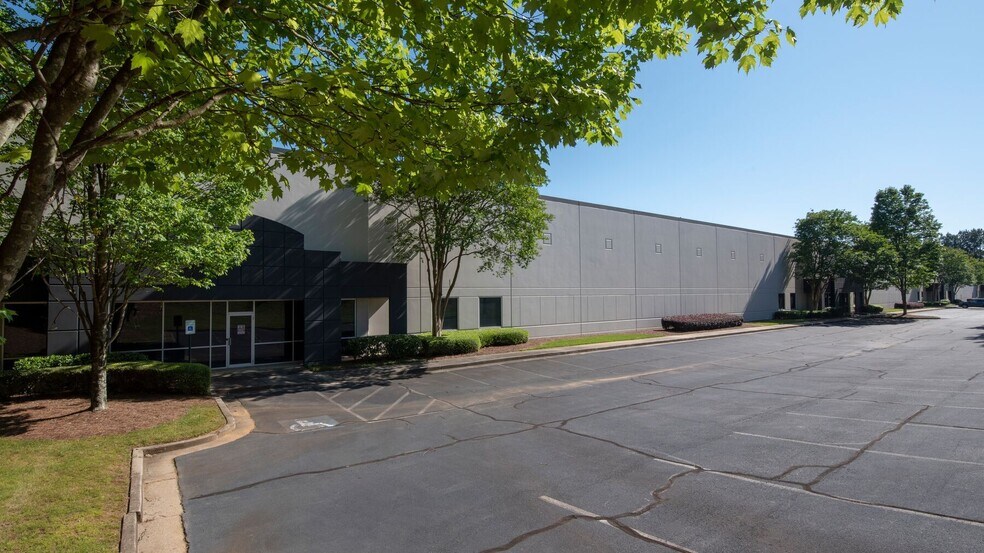 More Photos Of 2670 Breckinridge Blvd, Duluth Warehouse For Lease