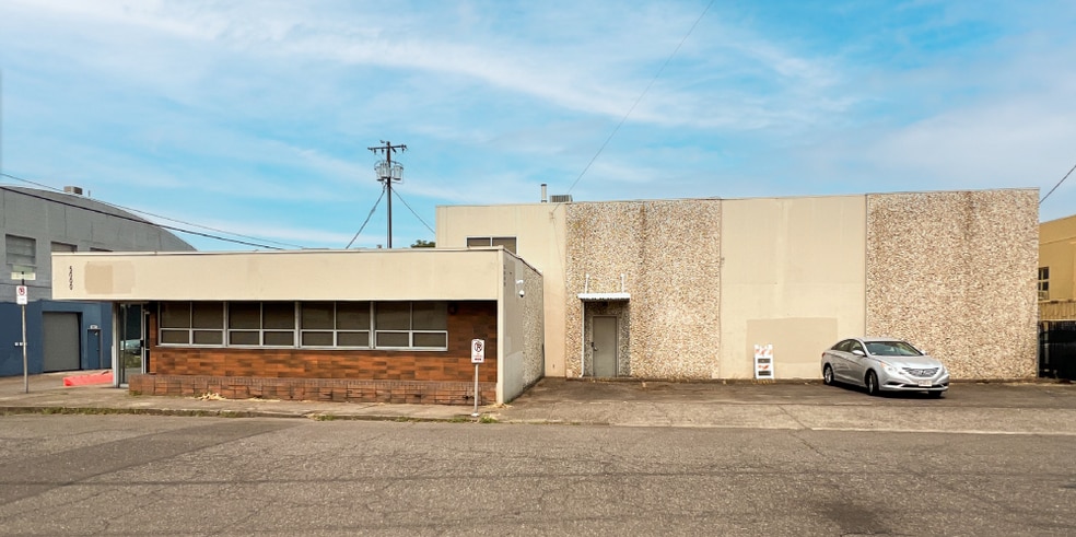 Primary Photo Of 5000 SE 25th Ave, Portland Warehouse For Lease