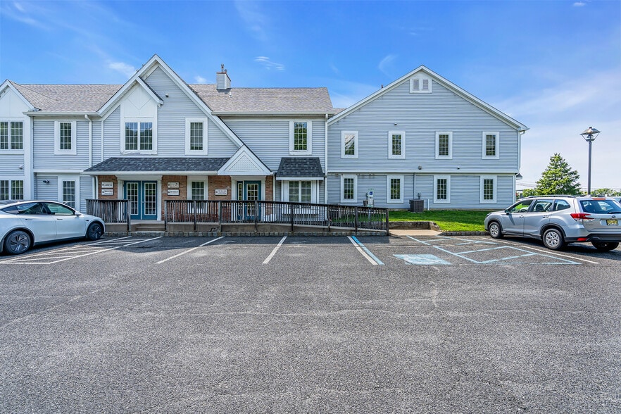 More Photos Of 1 Bethany Rd, Hazlet Office For Lease