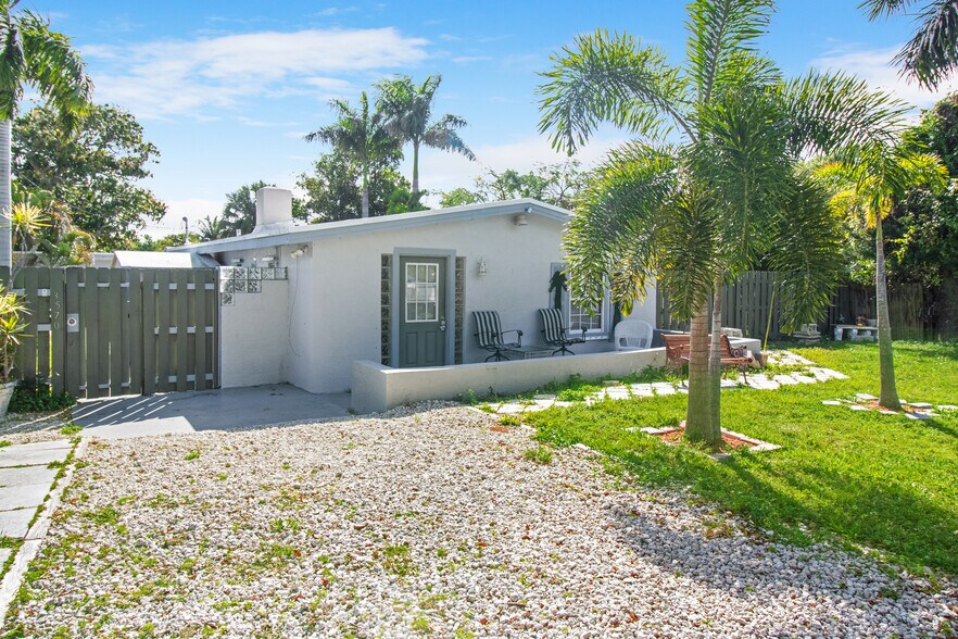 More Photos Of 3570 N Old Dixie Hwy, Delray Beach Apartments For Sale