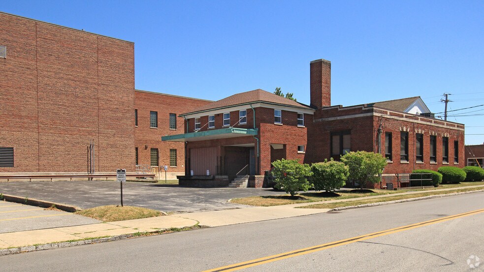 More Photos Of 38029 3rd St, Willoughby Office For Lease