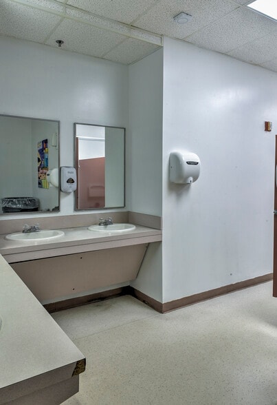 More Photos Of 10 Bowman Dr, Keene Warehouse For Sale