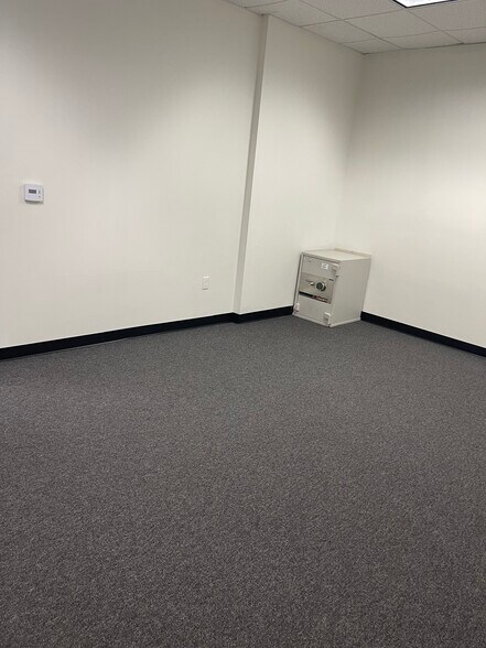 More Photos Of 11760 Slauson Ave, Santa Fe Springs Manufacturing For Lease