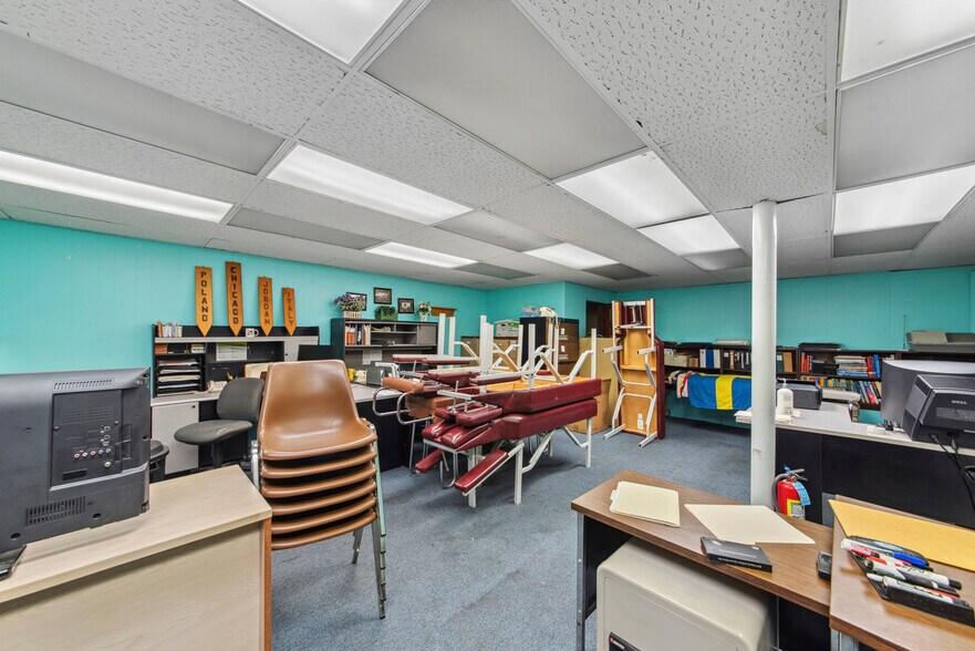 More Photos Of 3330 N Milwaukee Ave, Chicago Medical For Sale