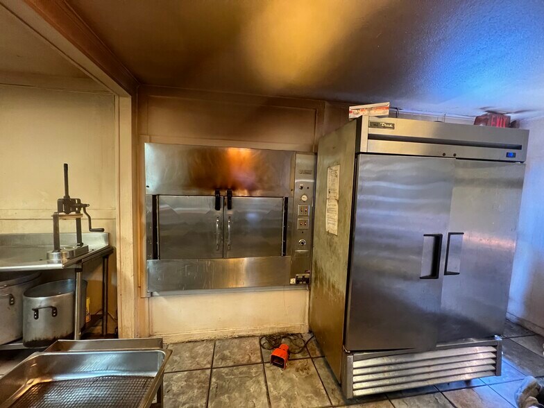 More Photos Of 5427 Broadway St, Galveston General Retail For Sale