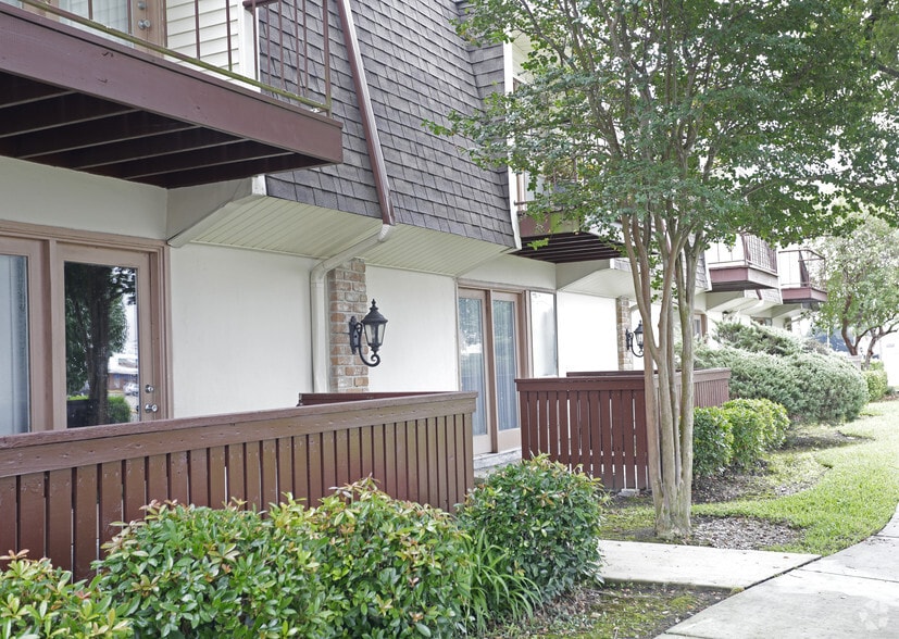 More Photos Of 1901 Lafayette St, Gretna Apartments For Sale