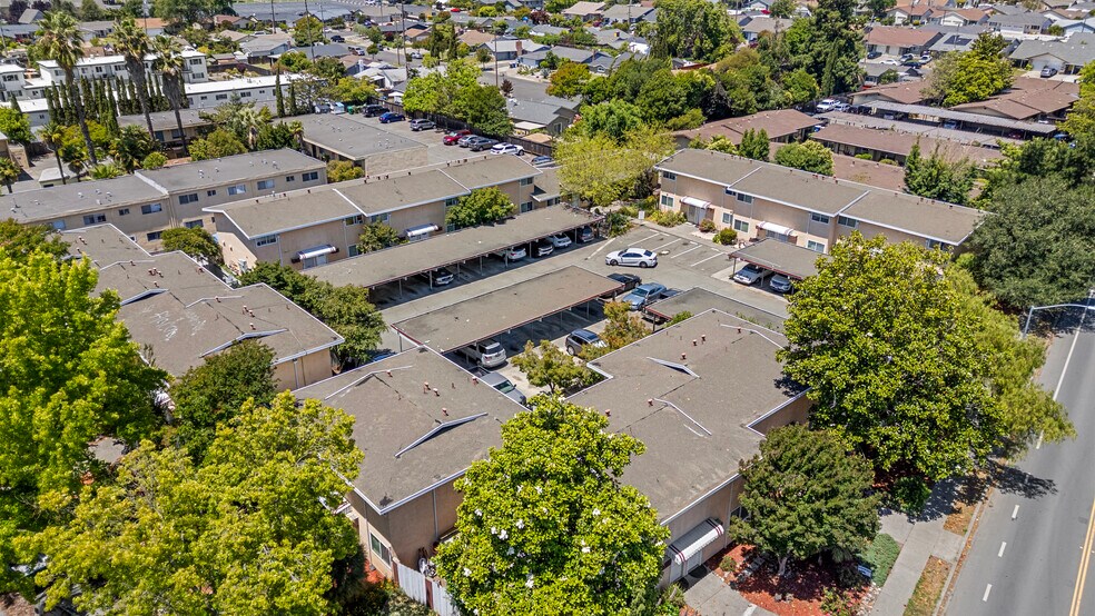 Primary Photo Of 101-147 Freeway Dr, Napa Apartments For Sale