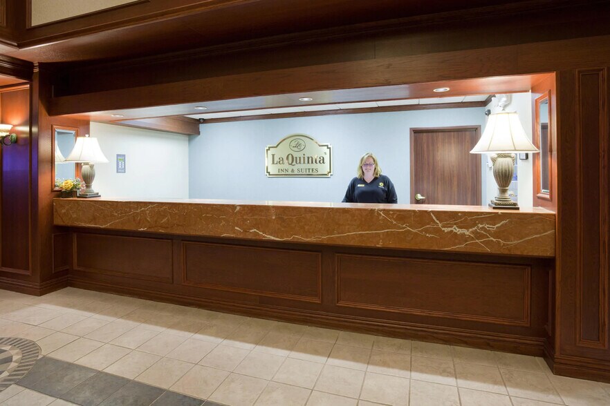 More Photos Of 5217 E Terrace Dr, Madison Hotel For Sale